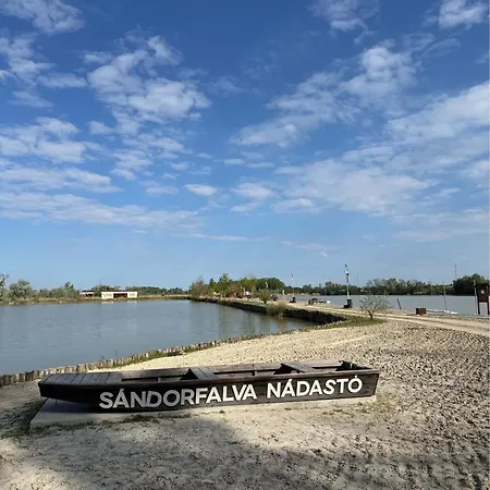 Rona Fenye Vendeghaz Villa *